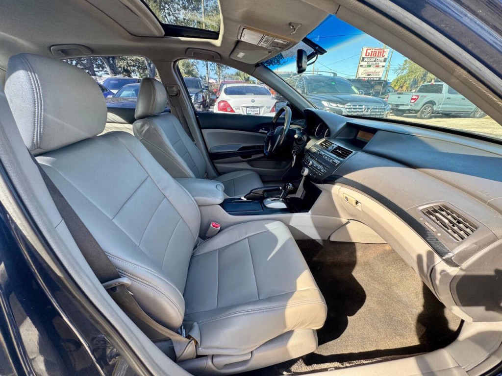 2009 Honda Accord Image 13