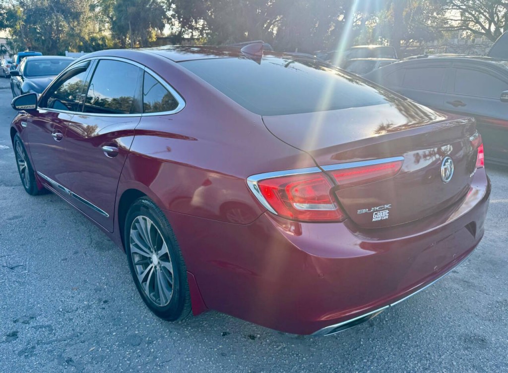 2018 Buick LaCrosse Image 4