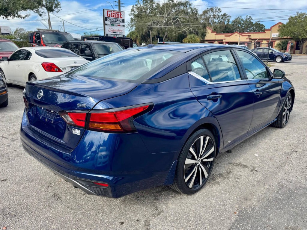 2019 Nissan Altima Image 4