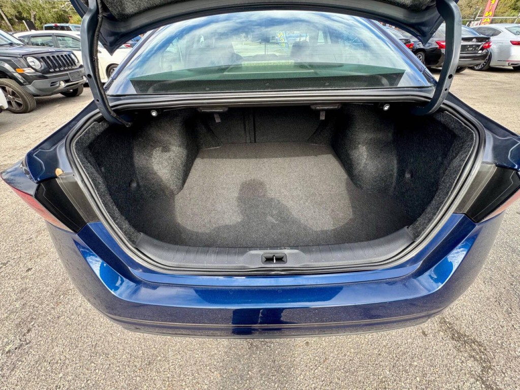 2019 Nissan Altima Image 13