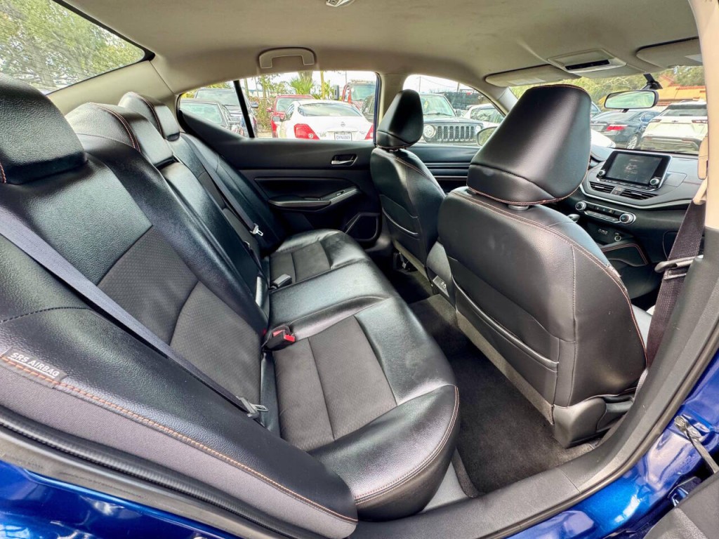 2019 Nissan Altima Image 17