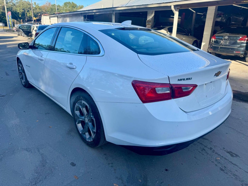 2024 Chevrolet Malibu Image 4