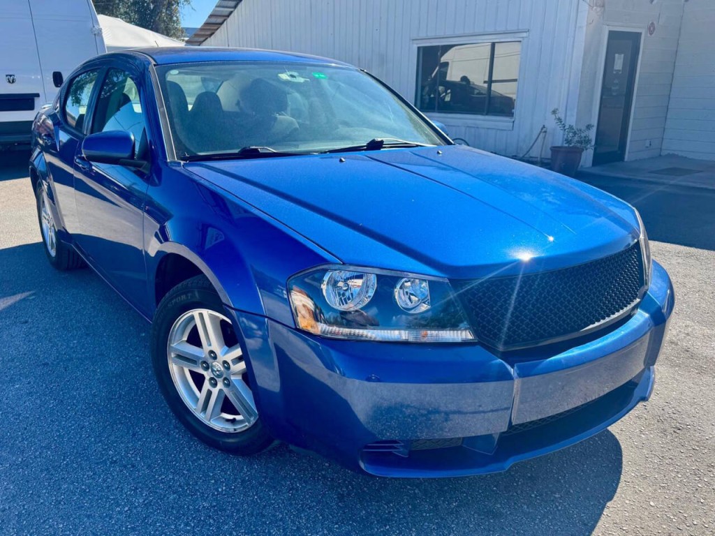 2010 Dodge Avenger Image 3
