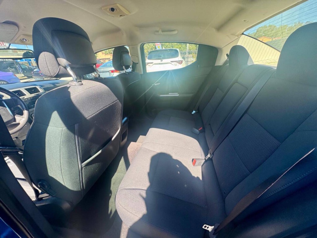 2010 Dodge Avenger Image 15