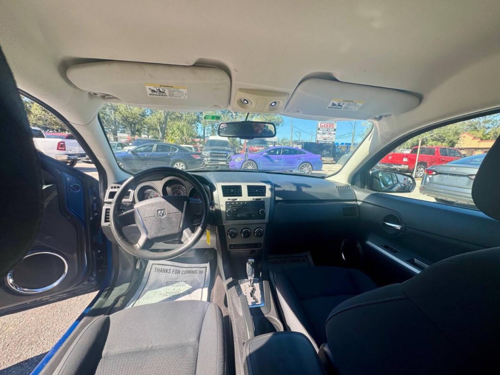 2010 Dodge Avenger Image 16