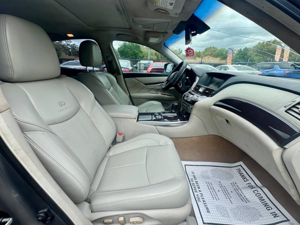 2012 INFINITI M56 Image 14