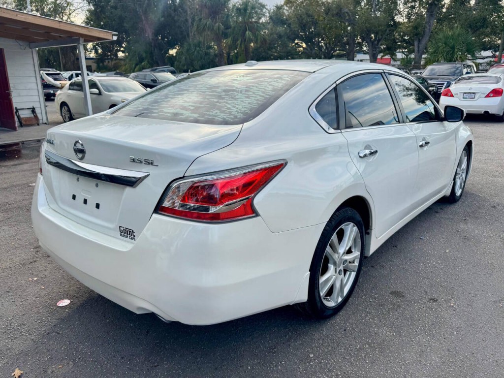 2014 Nissan Altima Image 4