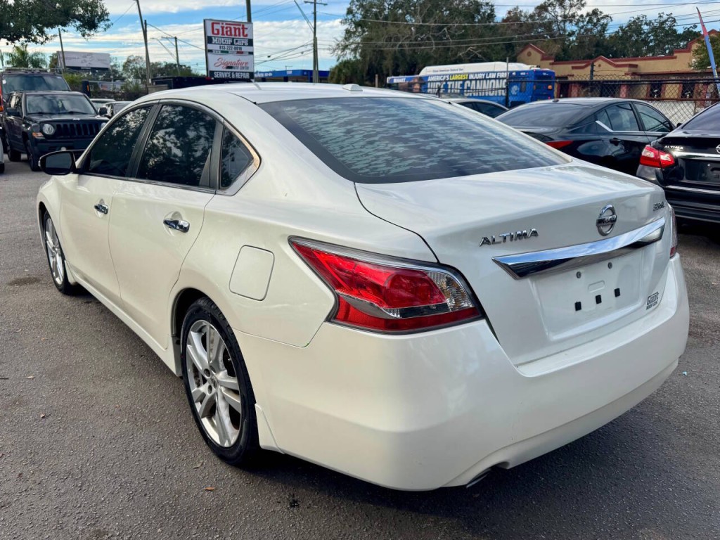 2014 Nissan Altima Image 5