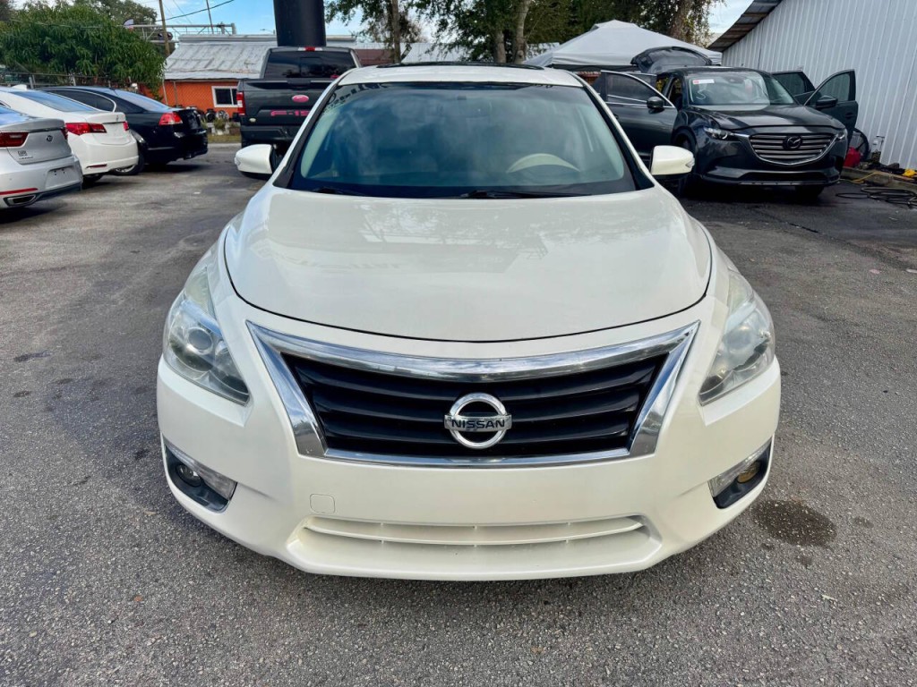 2014 Nissan Altima Image 8