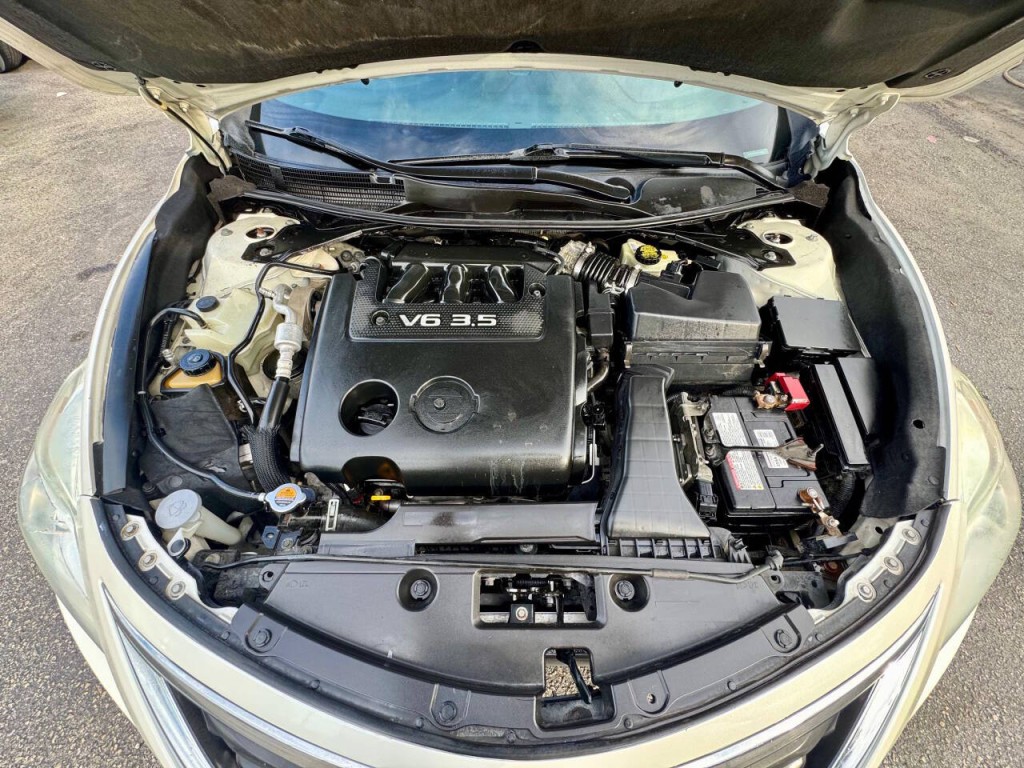 2014 Nissan Altima Image 13