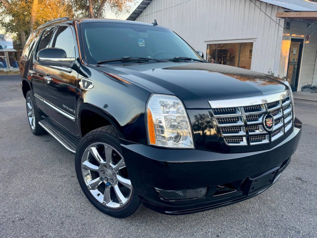 2008 Cadillac Escalade Image 3
