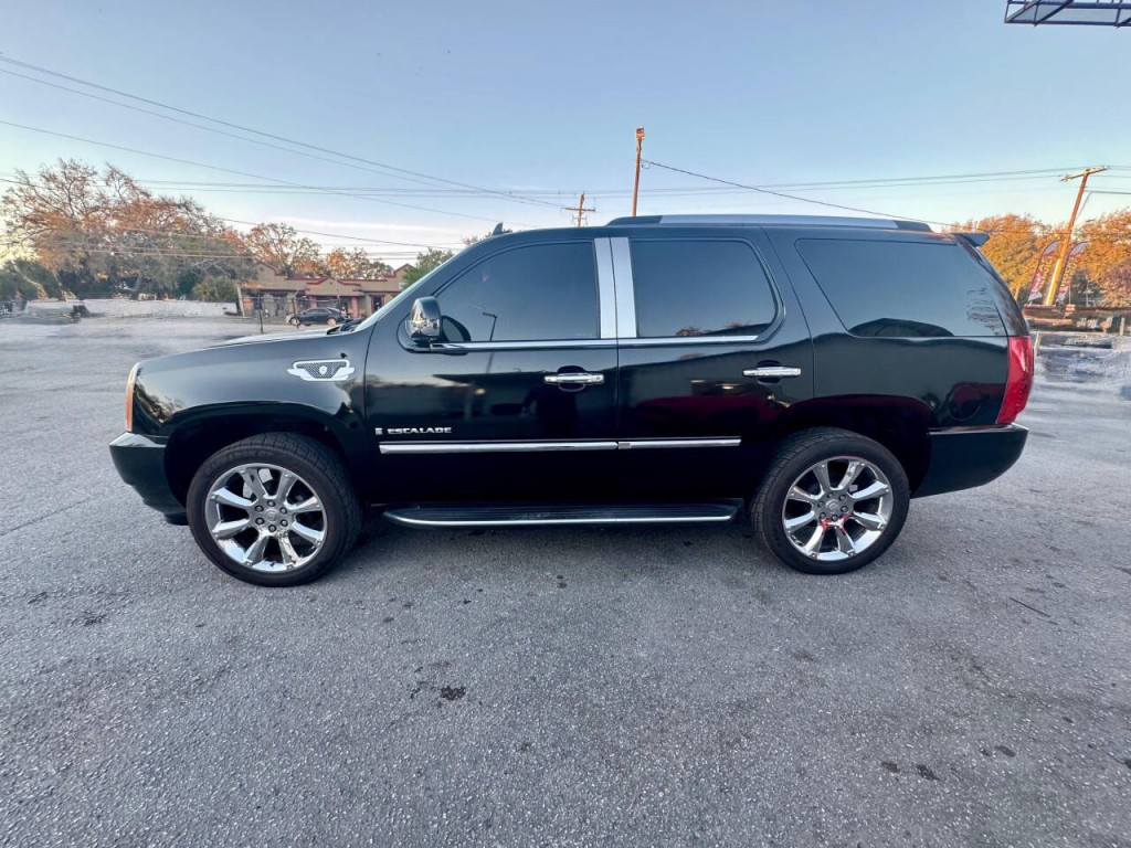 2008 Cadillac Escalade Image 9