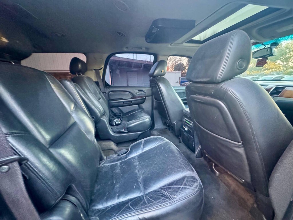 2008 Cadillac Escalade Image 14