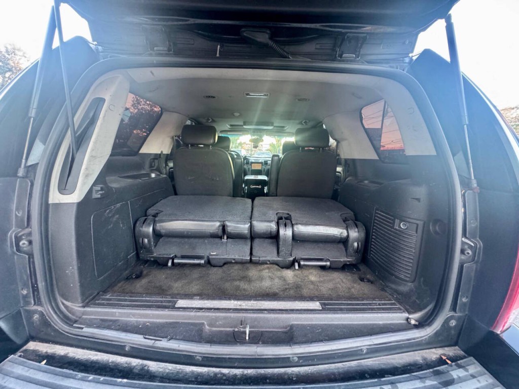 2008 Cadillac Escalade Image 16