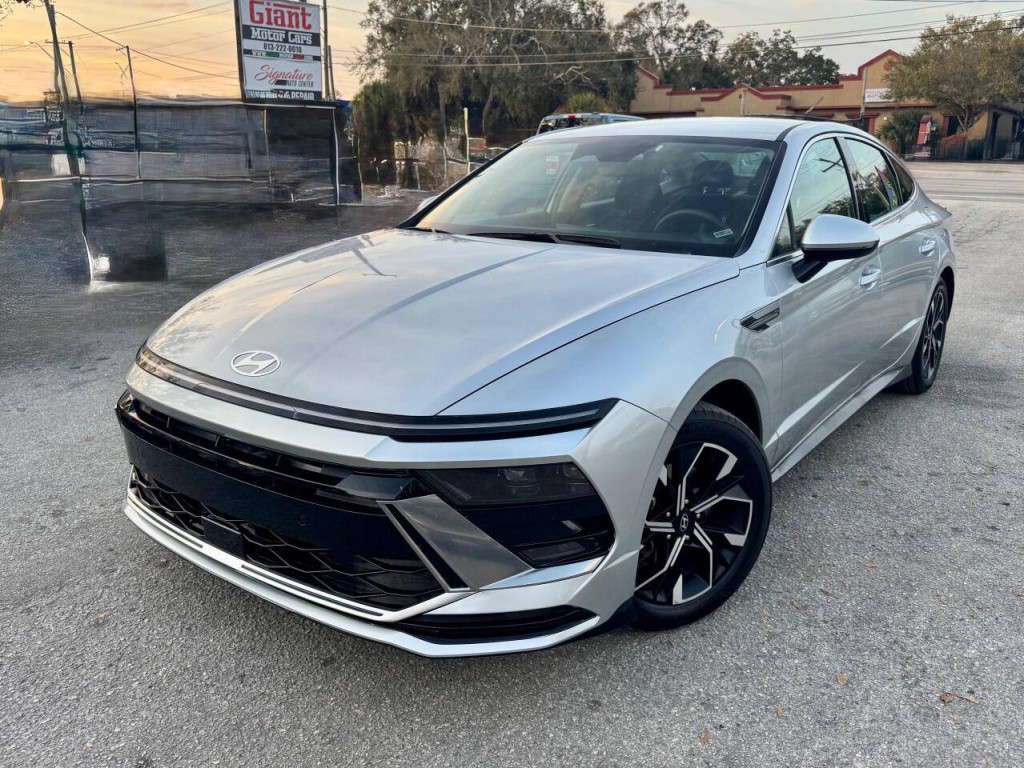 2025 Hyundai Sonata Image 2