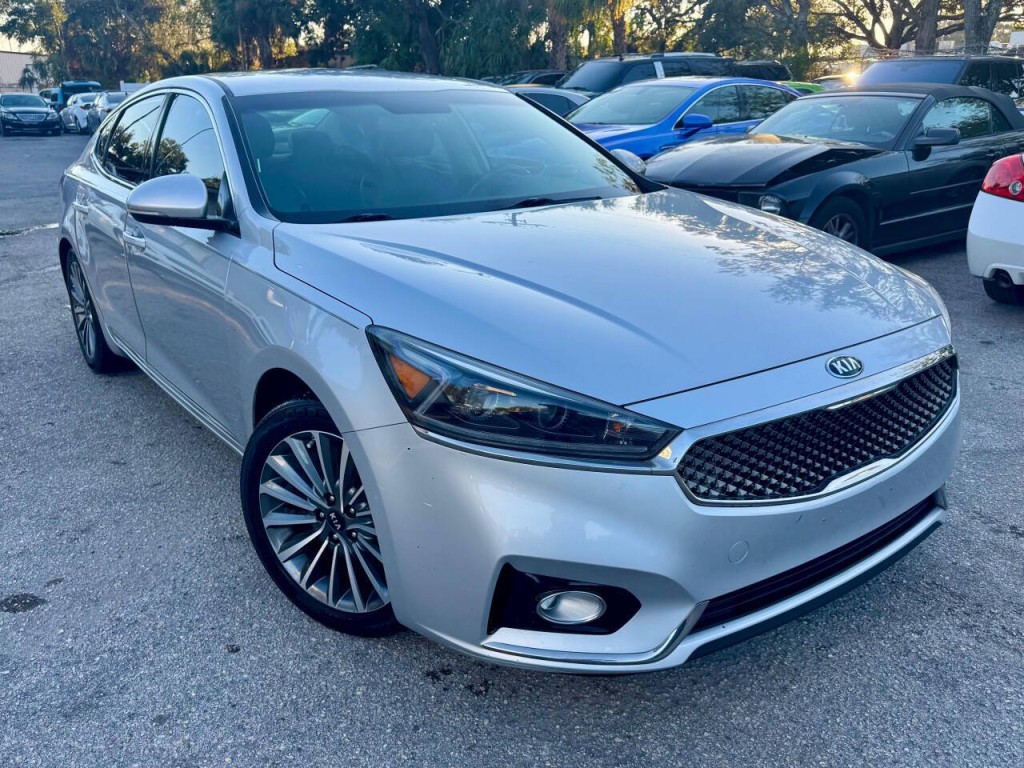 2017 Kia Cadenza Image 3