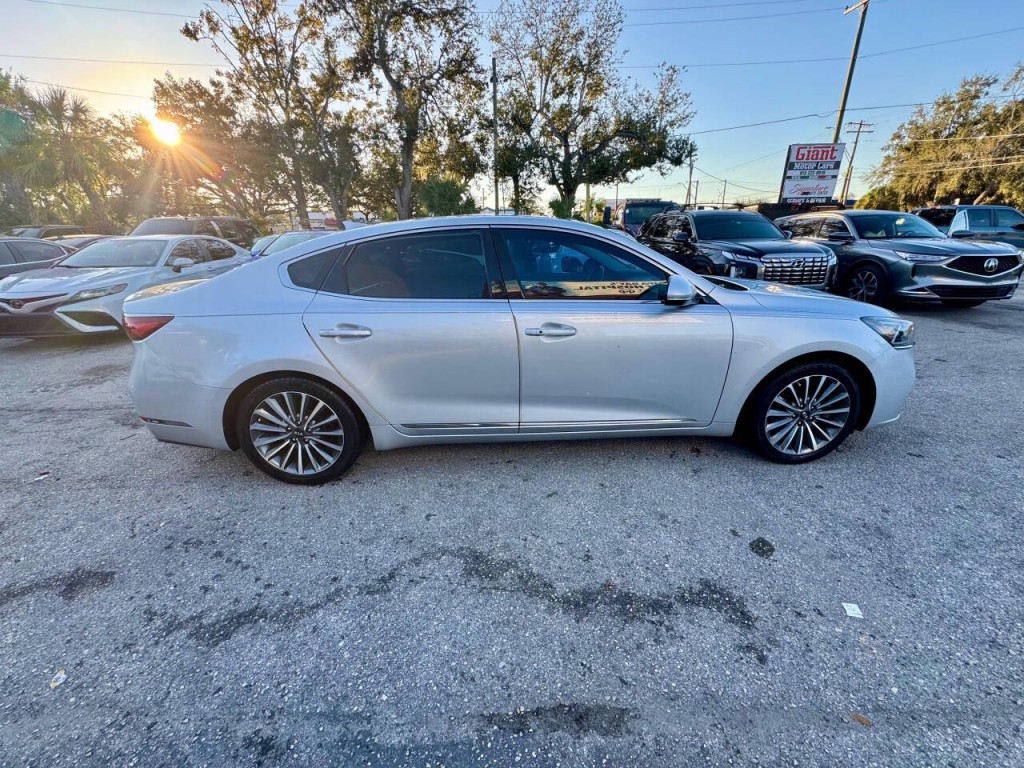 2017 Kia Cadenza Image 7