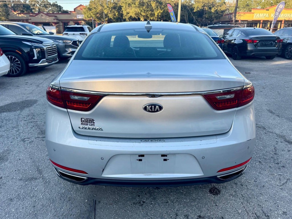 2017 Kia Cadenza Image 9