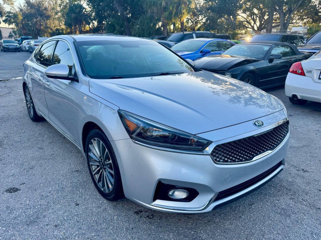 2017 Kia Cadenza Image 10