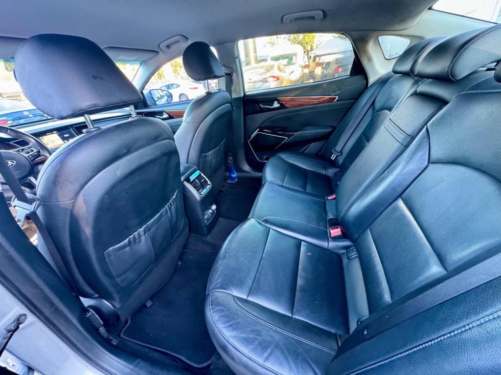 2017 Kia Cadenza Image 15