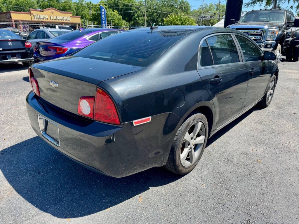 2011 Chevrolet Malibu Image 4