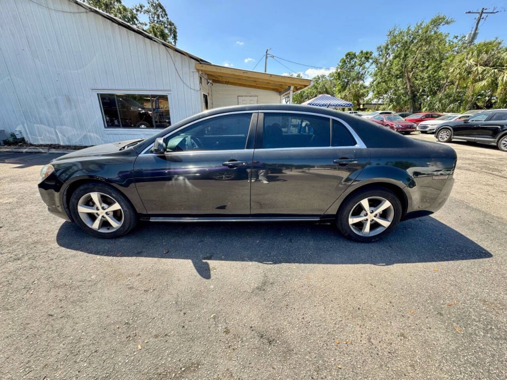 2011 Chevrolet Malibu Image 5