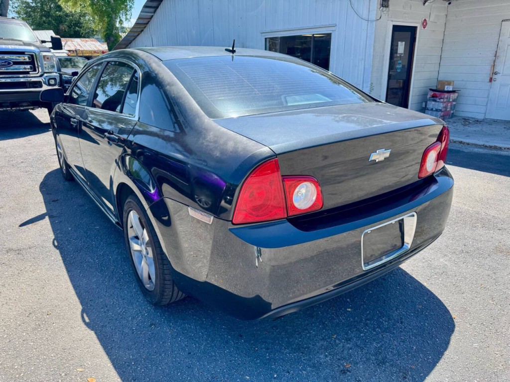 2011 Chevrolet Malibu Image 6