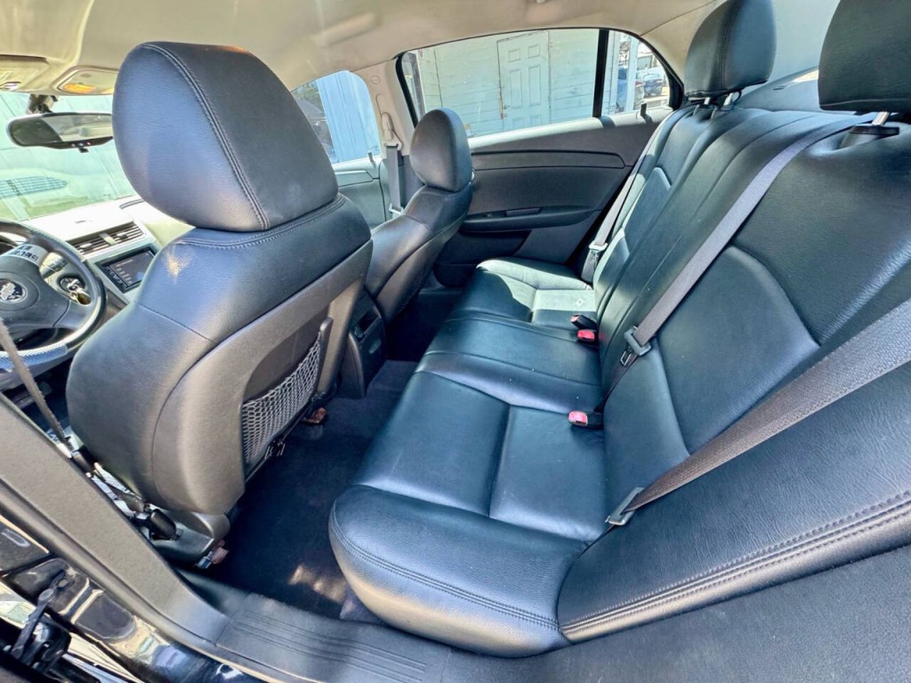 2011 Chevrolet Malibu Image 13