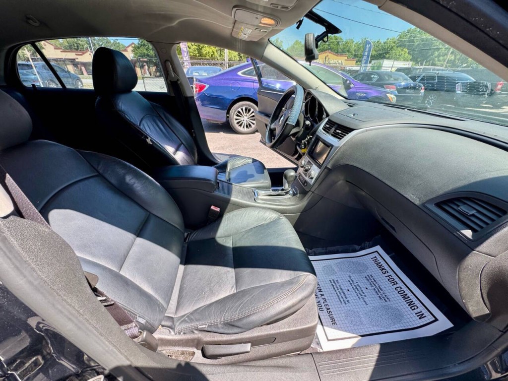 2011 Chevrolet Malibu Image 14