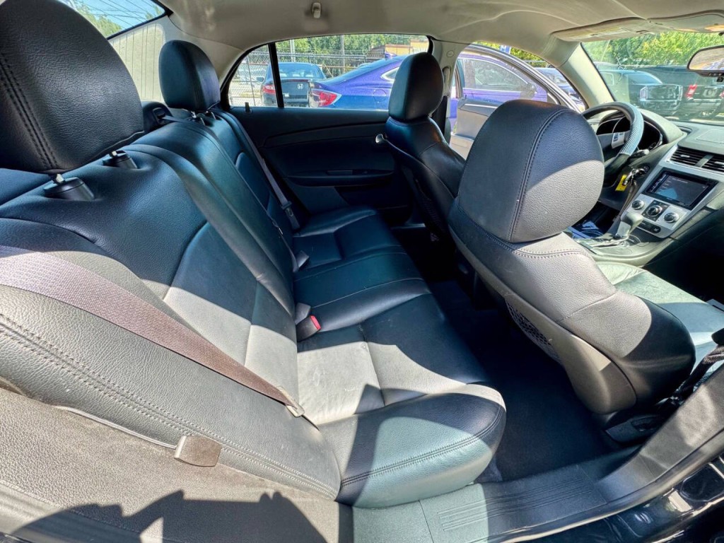 2011 Chevrolet Malibu Image 15