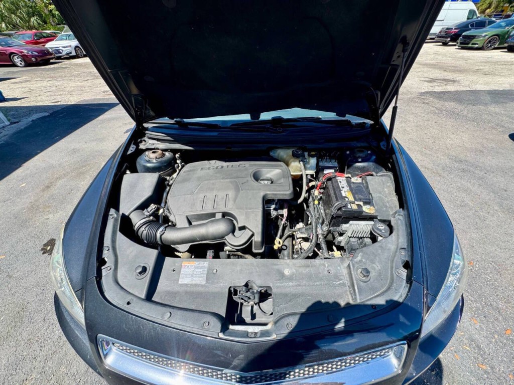 2011 Chevrolet Malibu Image 17