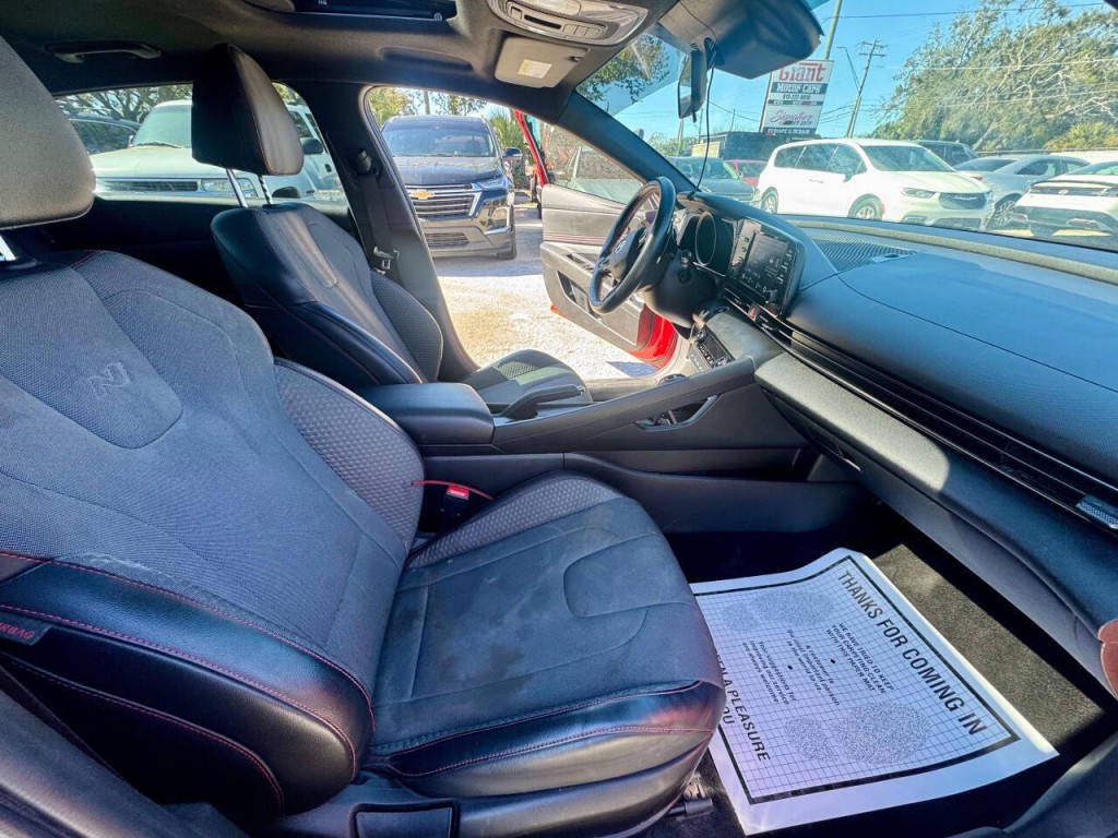 2022 Hyundai Elantra Image 15