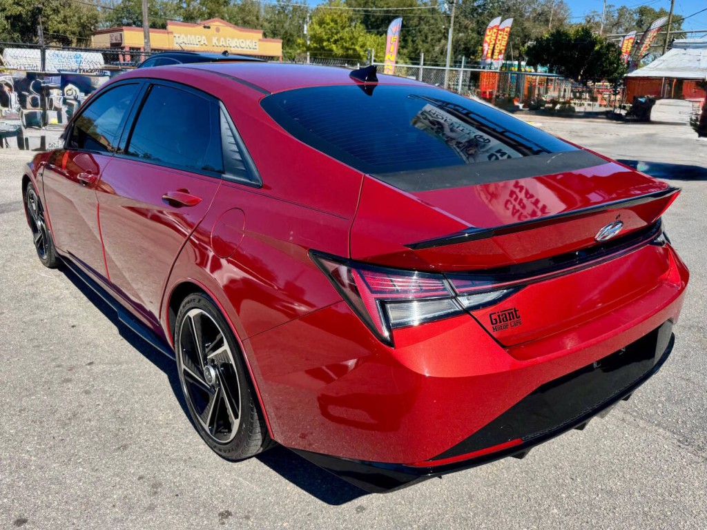 2022 Hyundai Elantra Image 4
