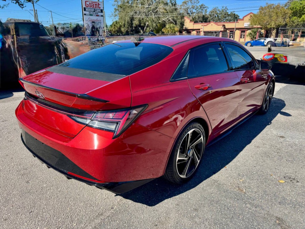 2022 Hyundai Elantra Image 5
