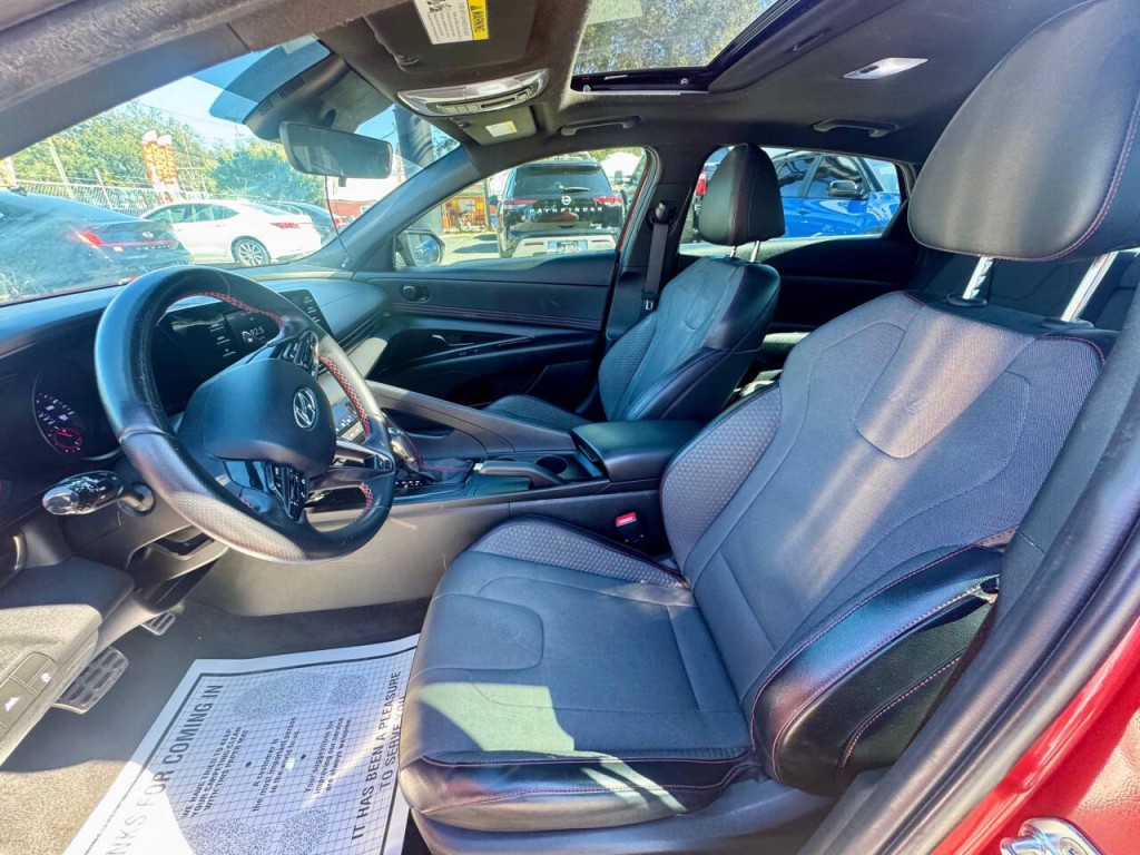 2022 Hyundai Elantra Image 14