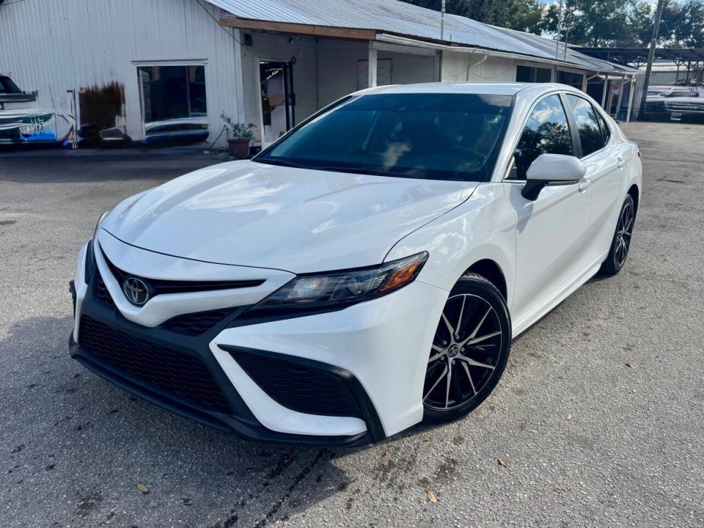 2023 Toyota Camry Image 2