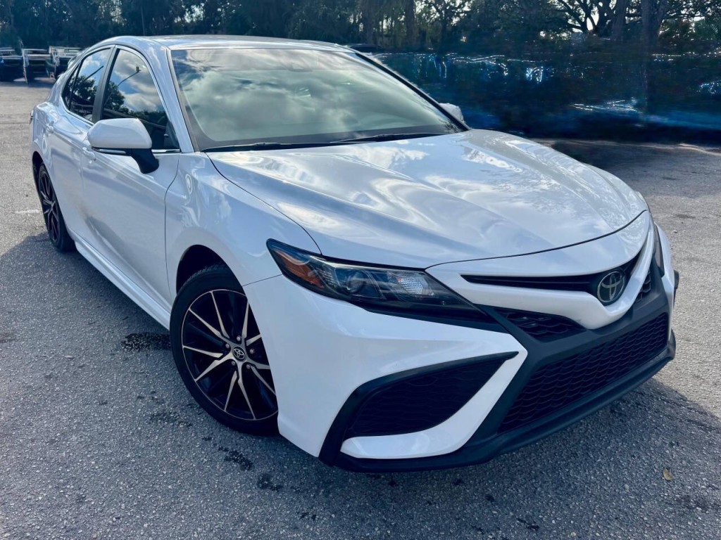 2023 Toyota Camry Image 3