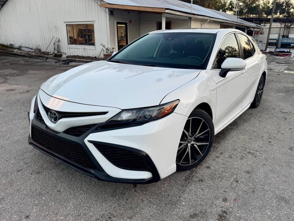 2021 Toyota Camry Image 2