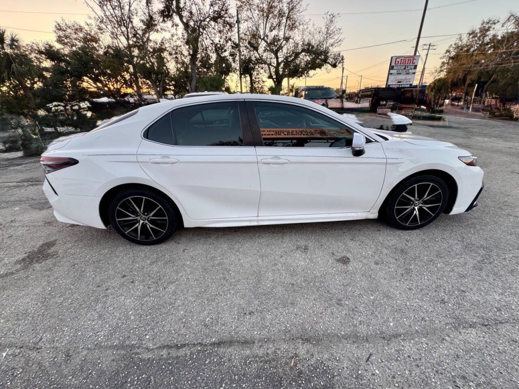 2021 Toyota Camry Image 7