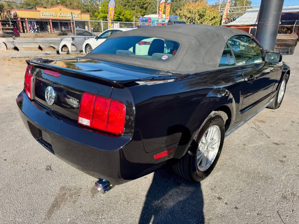 2007 Ford Mustang Image 6
