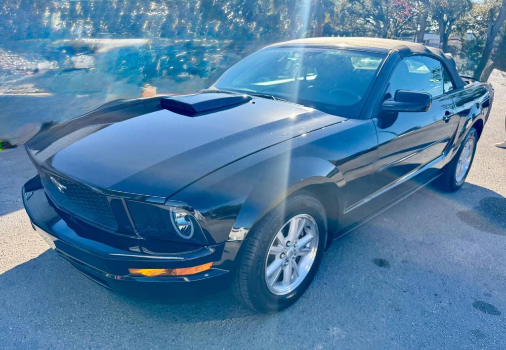 2007 Ford Mustang Image 12