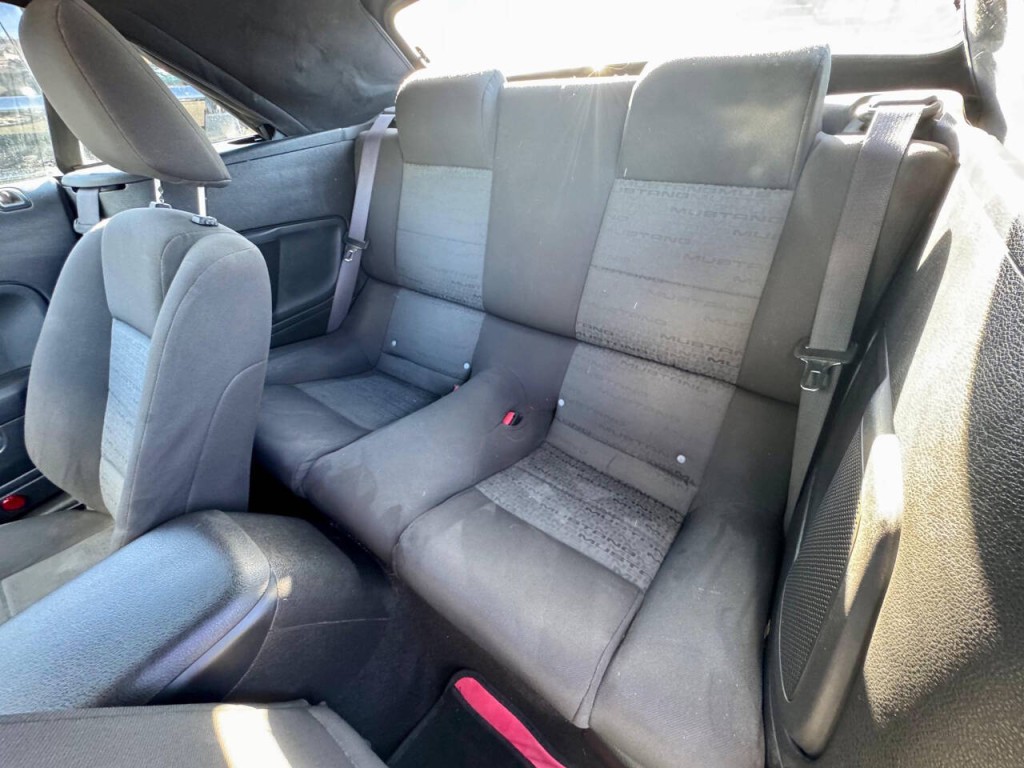 2007 Ford Mustang Image 17