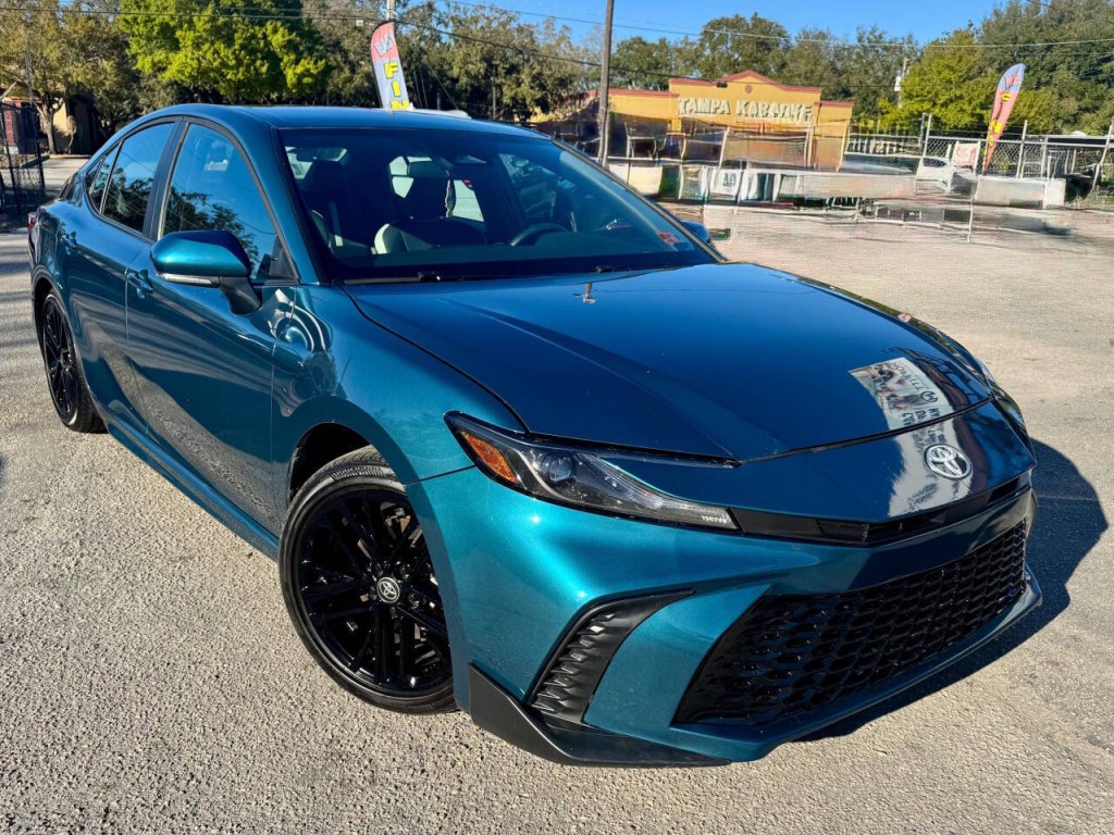 2025 Toyota Camry Image 3