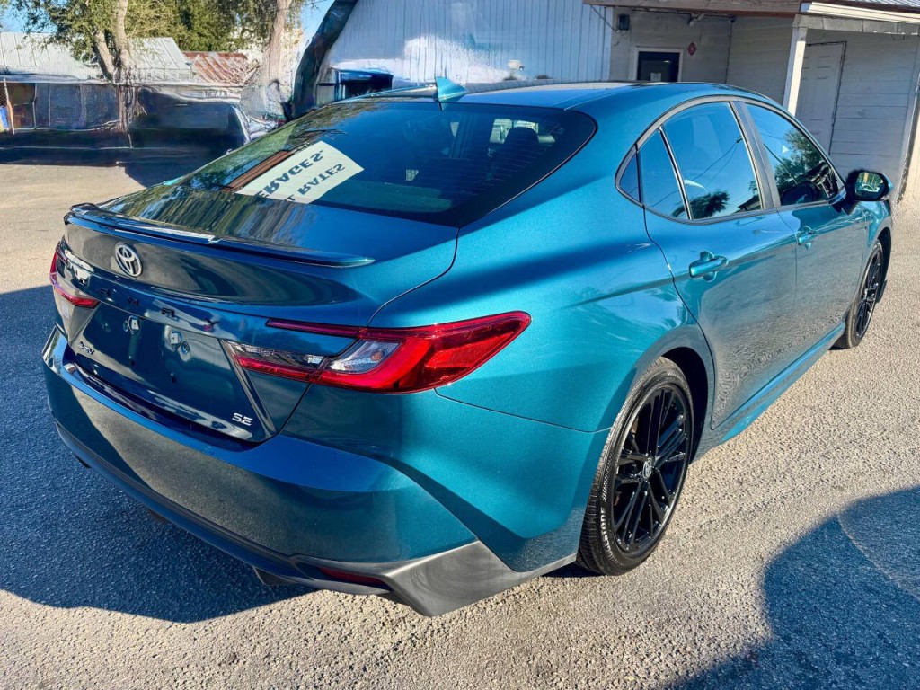 2025 Toyota Camry Image 5