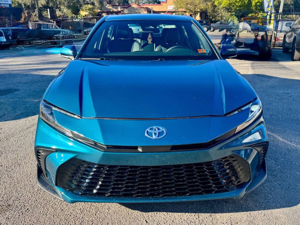 2025 Toyota Camry Image 8