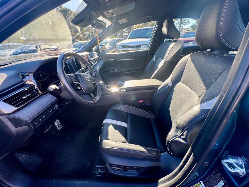2025 Toyota Camry Image 14