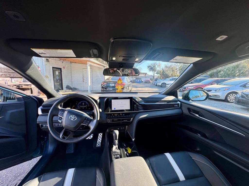 2025 Toyota Camry Image 18
