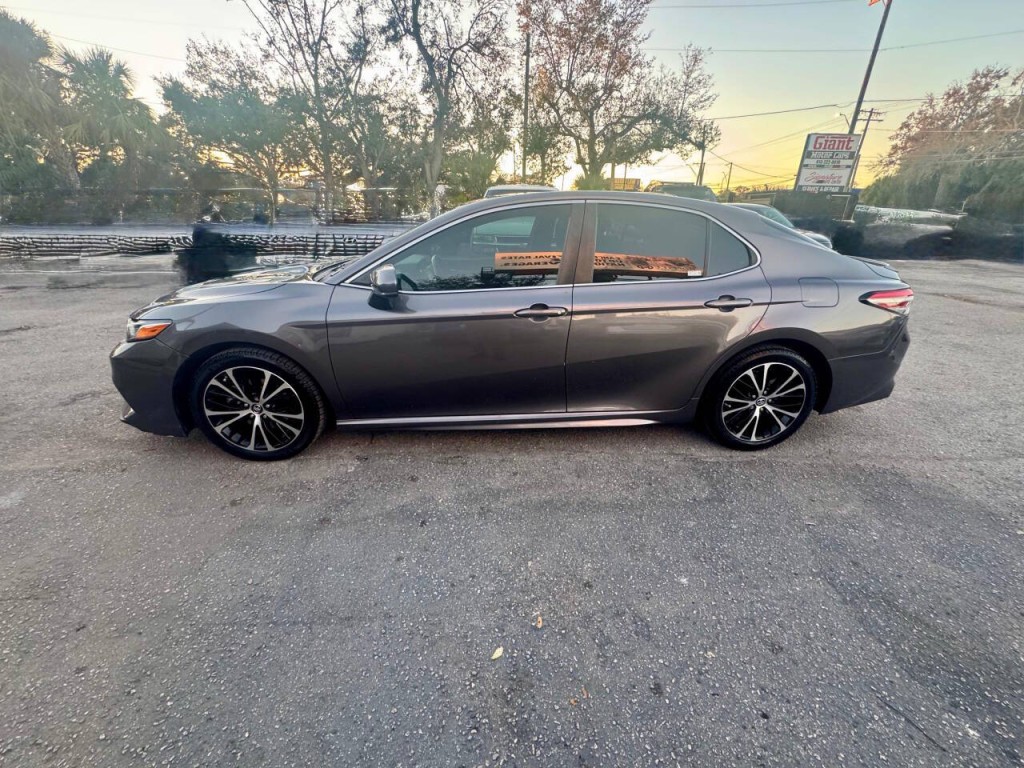 2019 Toyota Camry Image 6