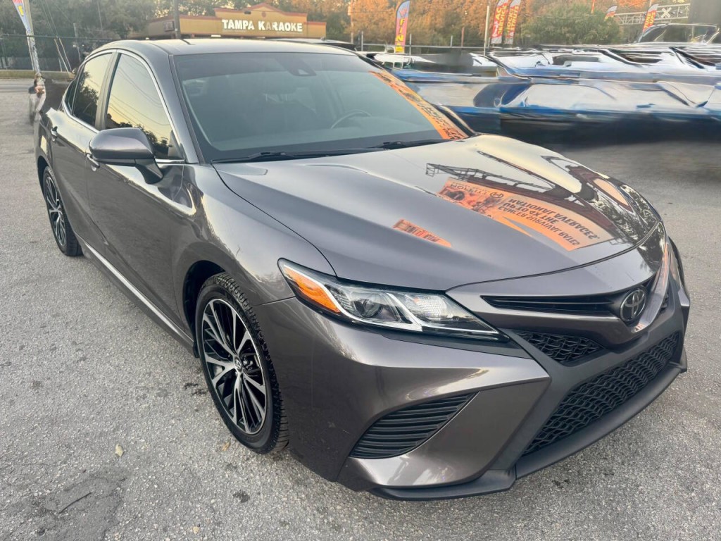 2019 Toyota Camry Image 10