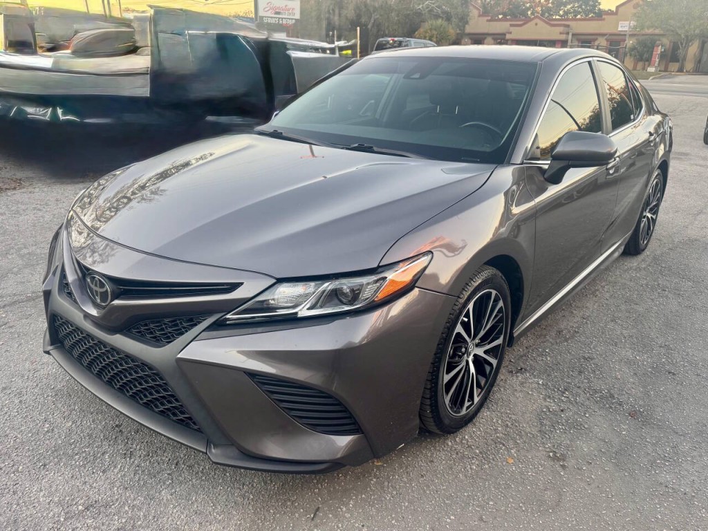 2019 Toyota Camry Image 11